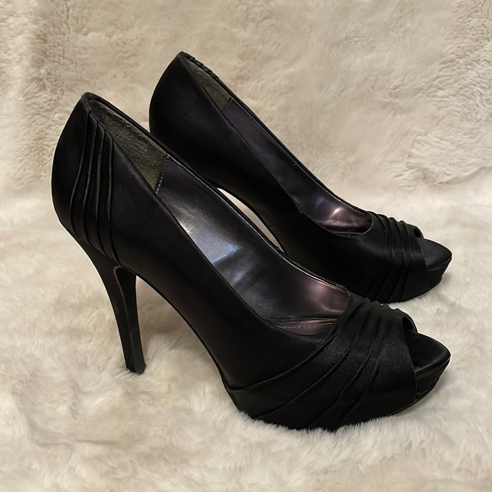 Peep toe heels